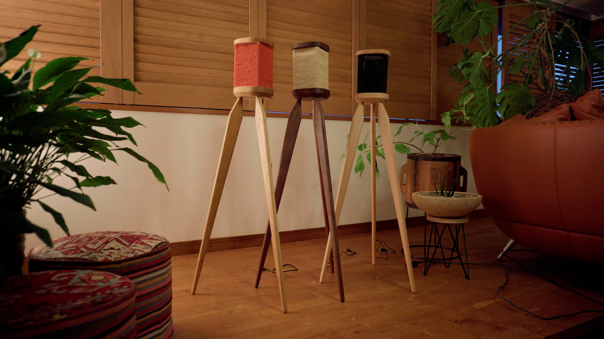 TOMORI The Speaker Stand