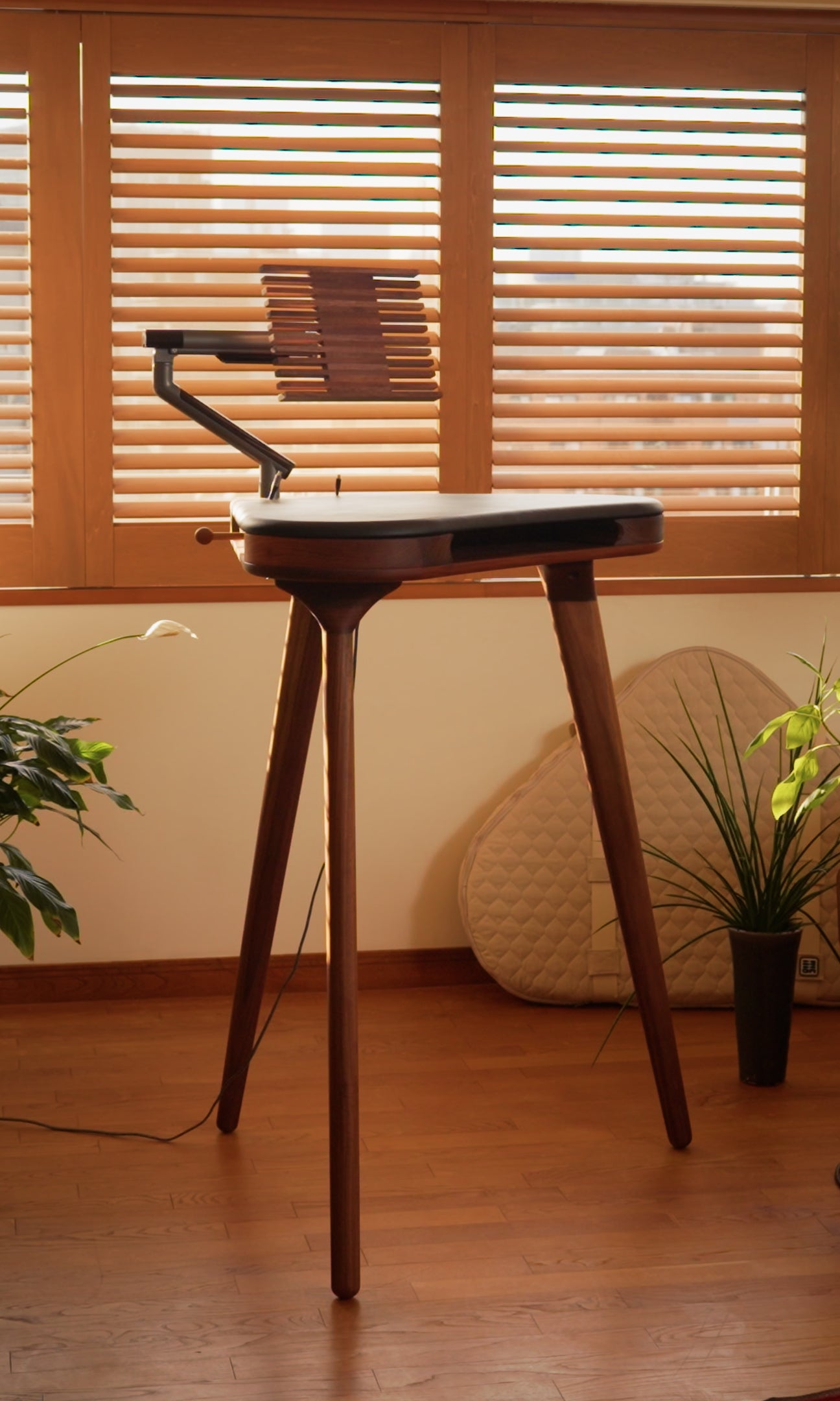 TANKEN The Standing Desk