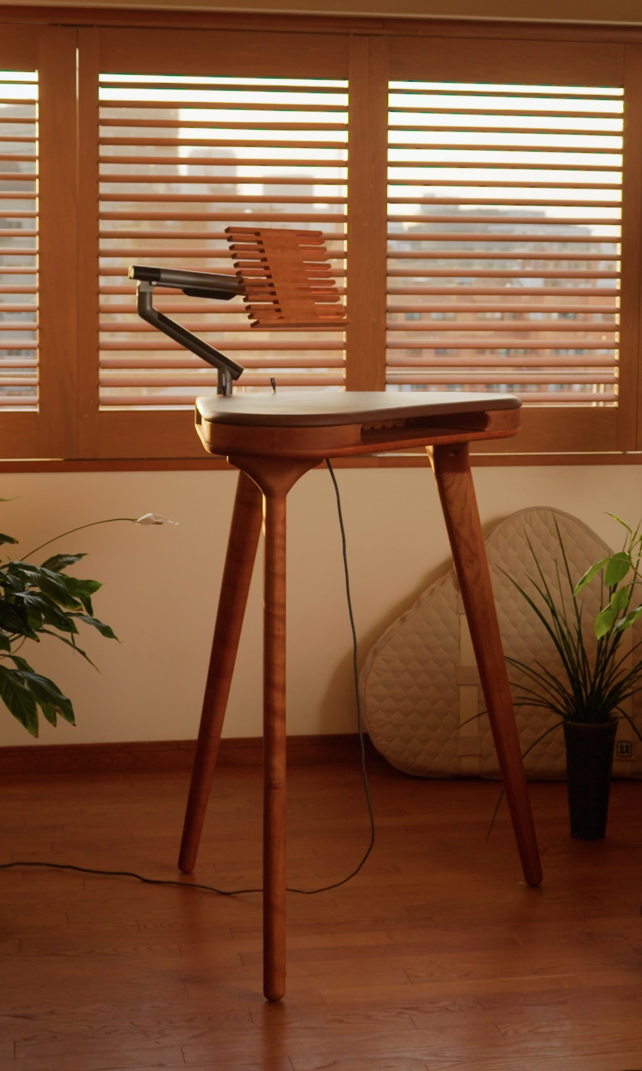 TANKEN The Standing Desk