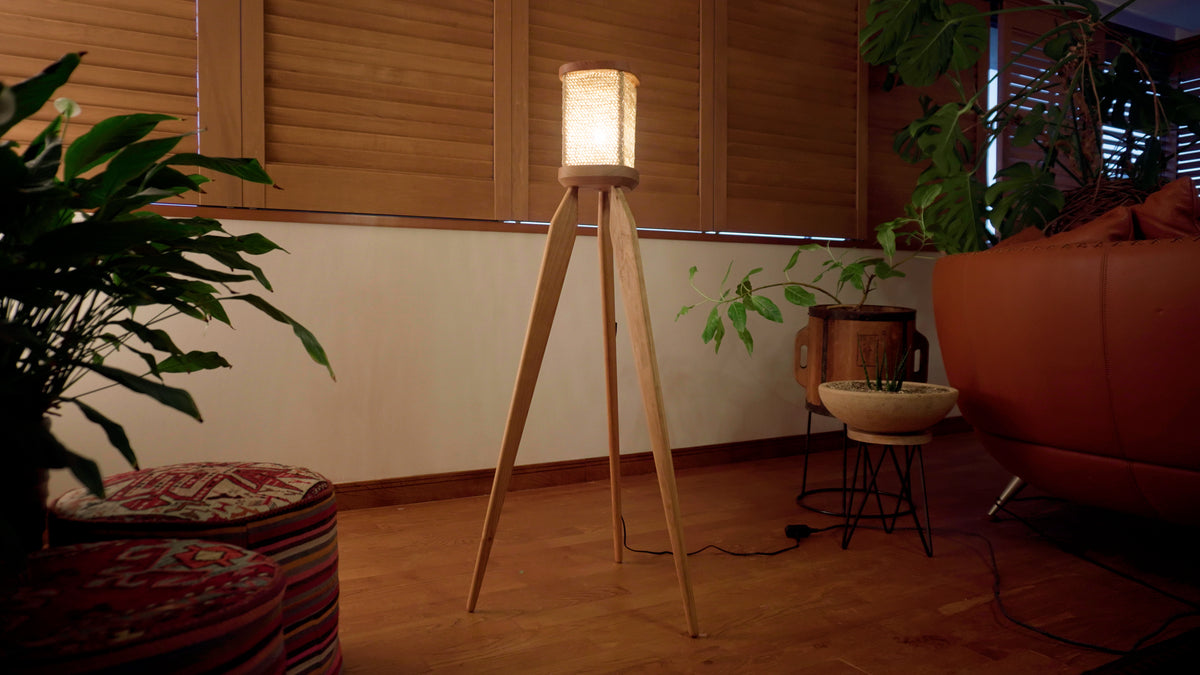 TOMORI The Speaker Stand
