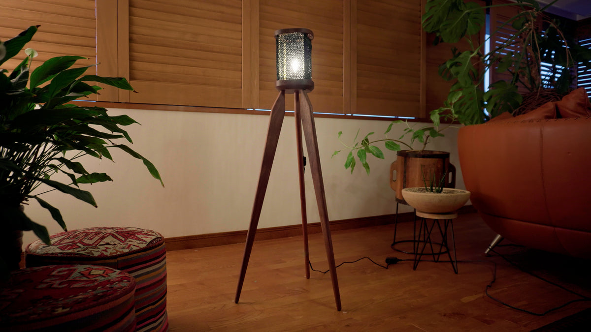TOMORI The Speaker Stand