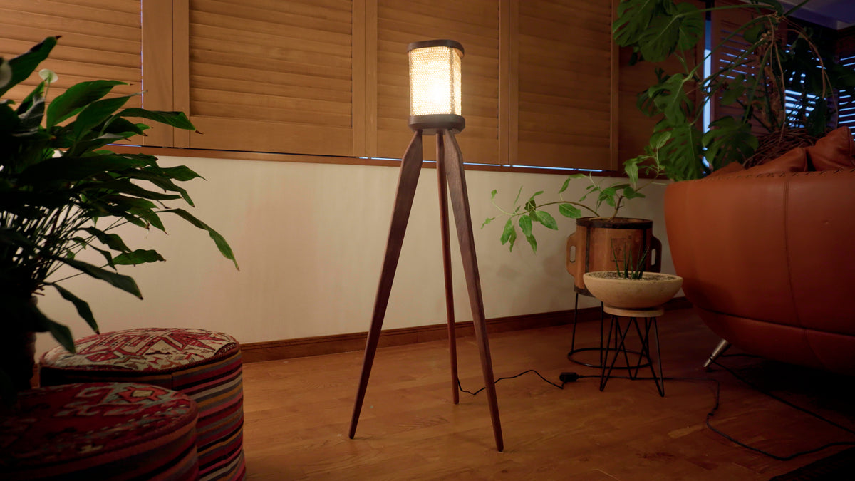 TOMORI The Speaker Stand