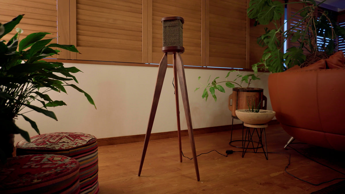 TOMORI The Speaker Stand