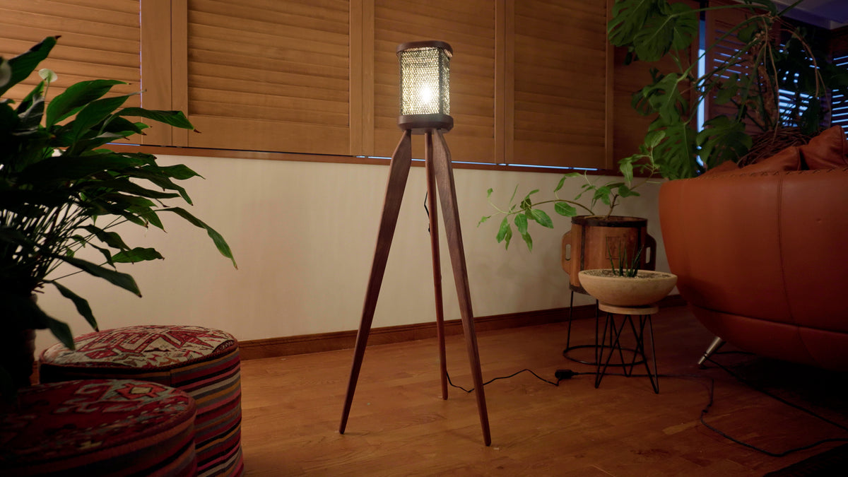 TOMORI The Speaker Stand